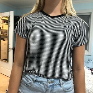 Short sleeve crop top